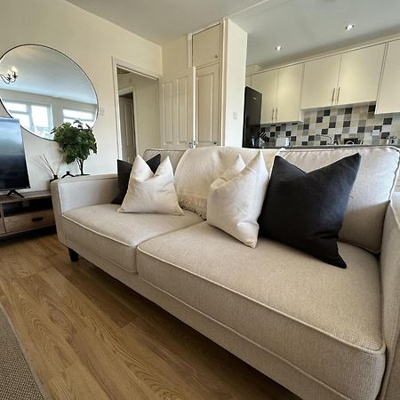 Charming 2-Bed Apartment In Danbury Essex Chelmsford Exterior foto