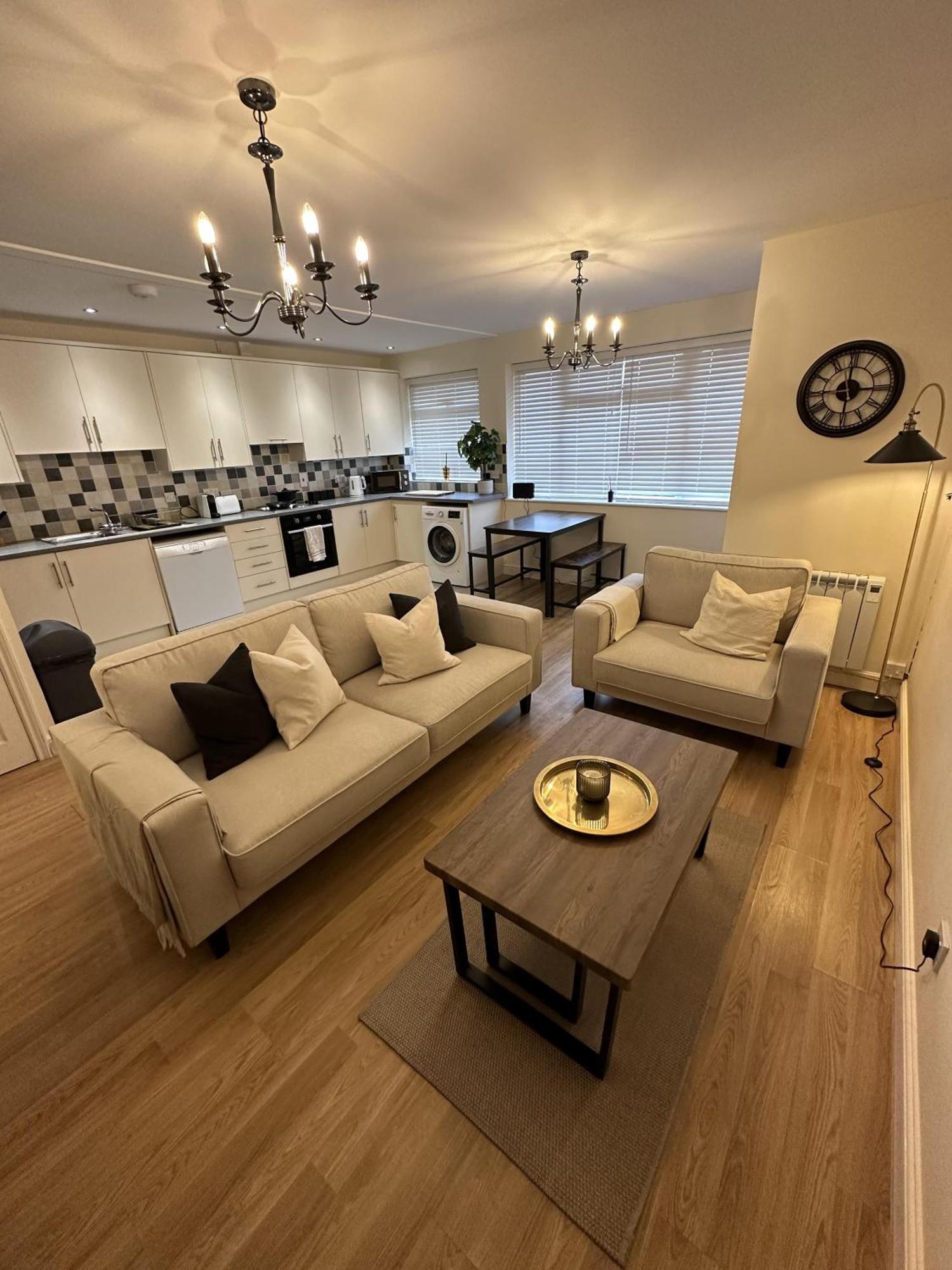 Charming 2-Bed Apartment In Danbury Essex Chelmsford Exterior foto
